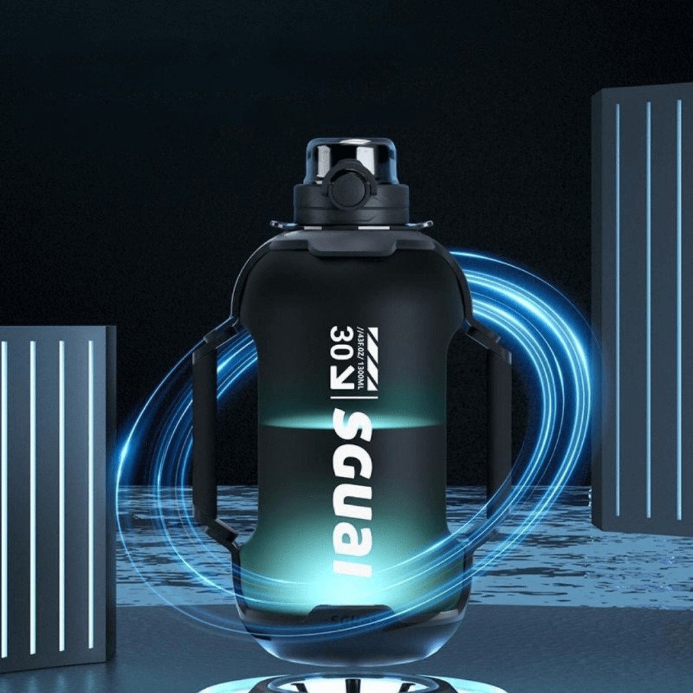 Smart Sports Bottle T30 - Portable fitness kettle designed for hydration during workouts and sports activities.
